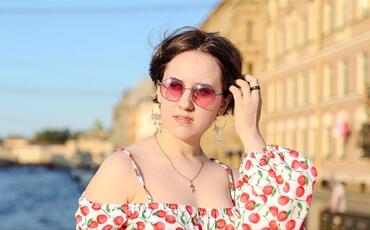 
      Верхоломова Алиса Андреевна
    
